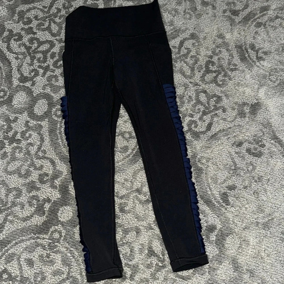 •Athleta Salutation 7/8 stash pocket tight• - Picture 1 of 6